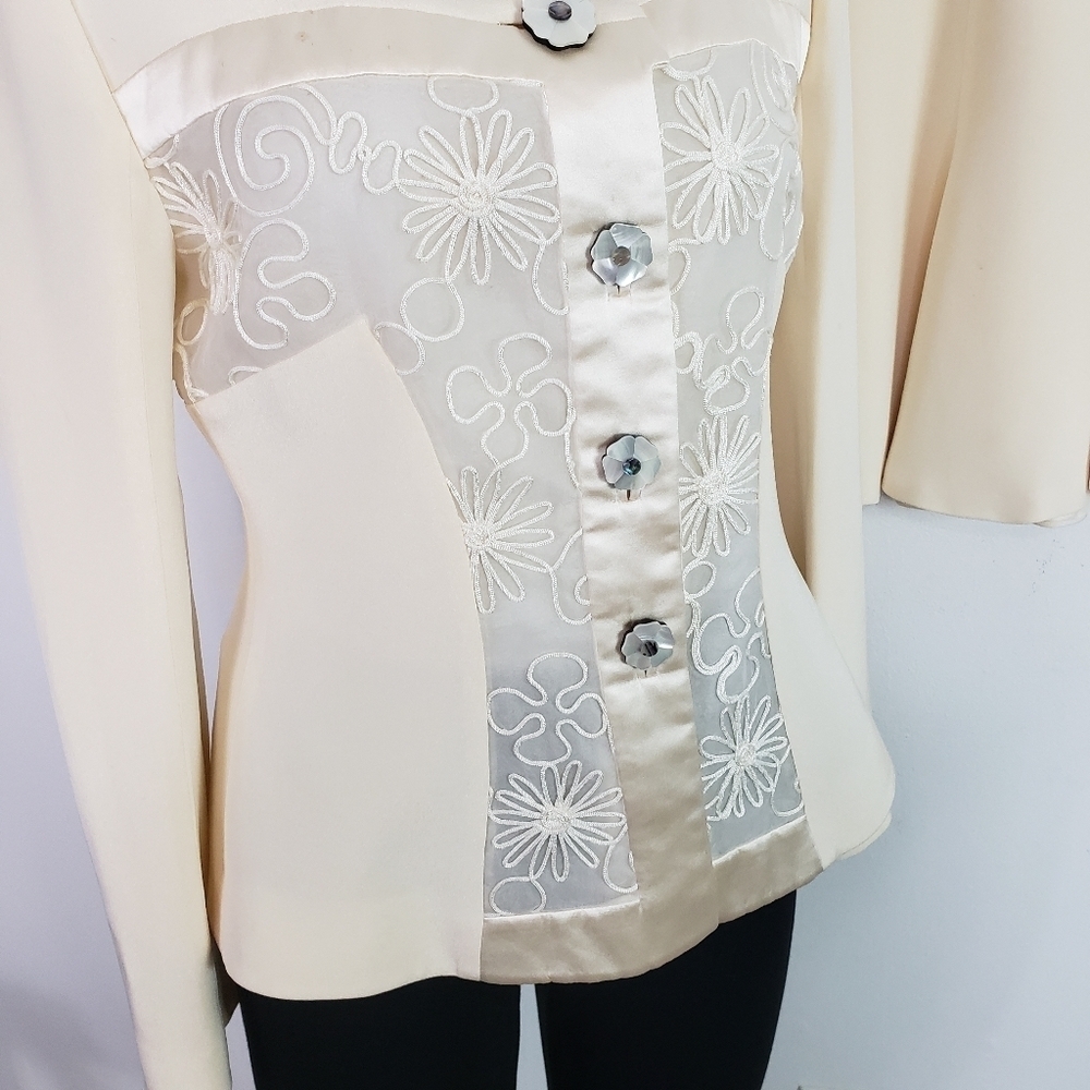 Provasou cream silk skirt suit flower buttons floral embroidered - Picture 3 of 13